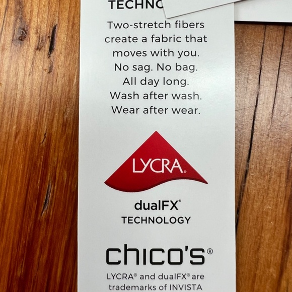 NWT Chico's White Flat‎ Front Bermuda Shorts Cotton Blend Walking Sz 00- 2R - Picture 9 of 16